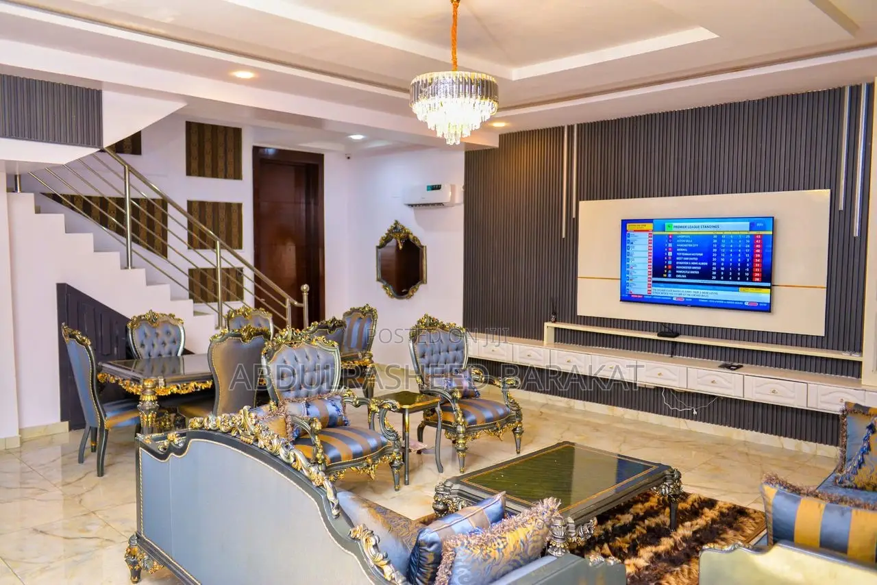 Luxury Four Bedroom Apartment