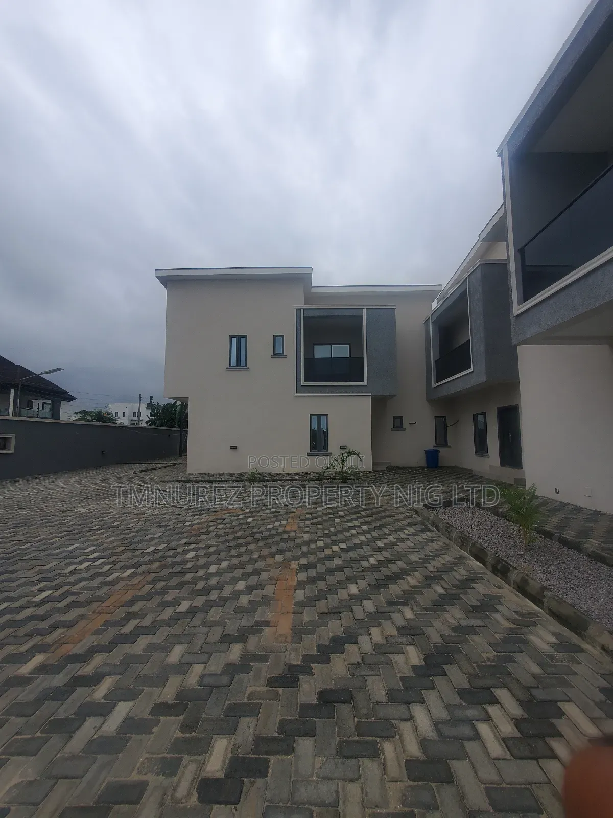 4bdrm Duplex in Adesanya for sale