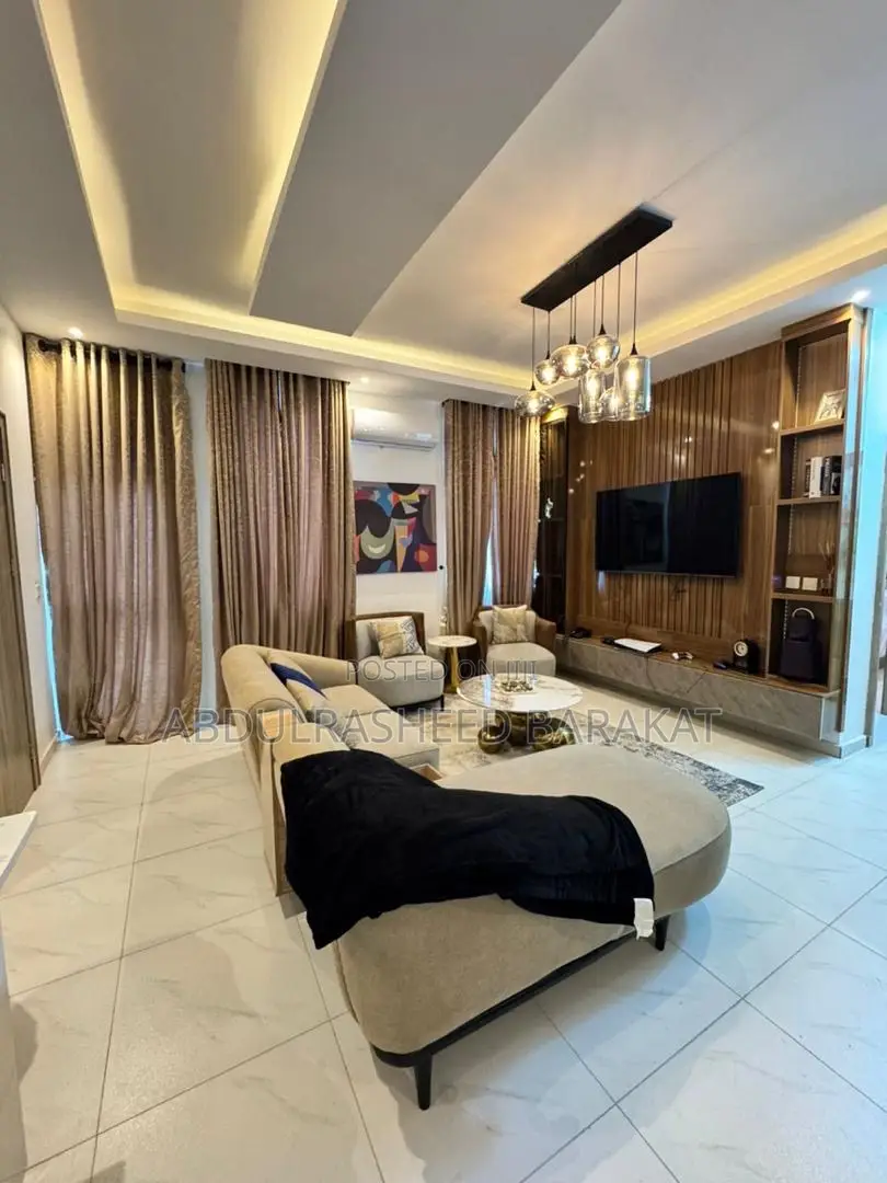 Luxury Clean Brand New Three Bedroom Apartment