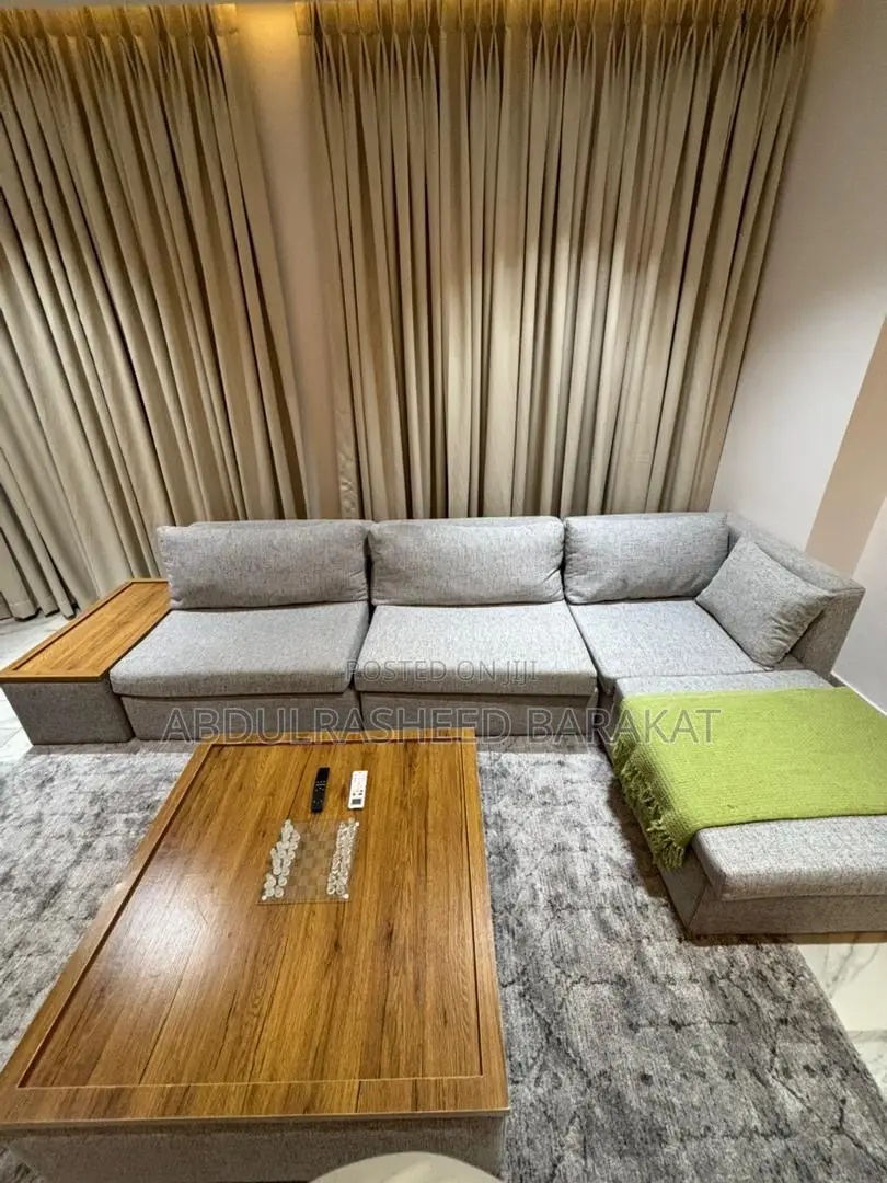 Luxury Spacious One Bedroom Apartment