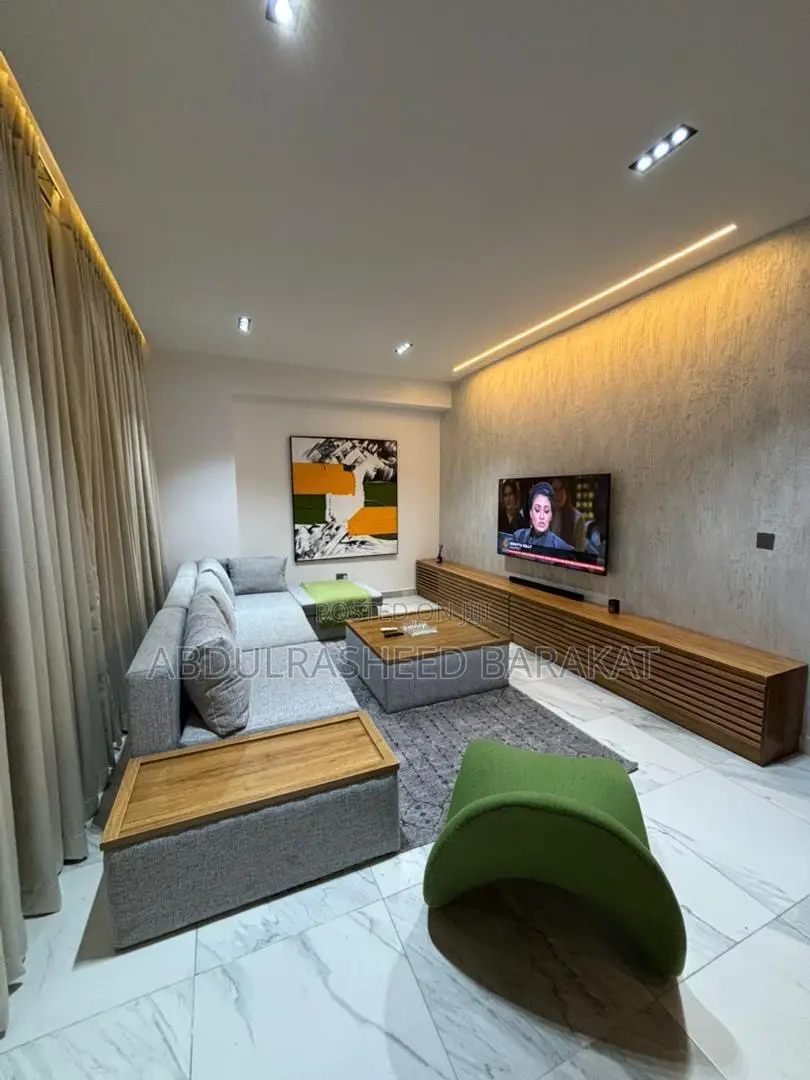 Luxury Spacious One Bedroom Apartment