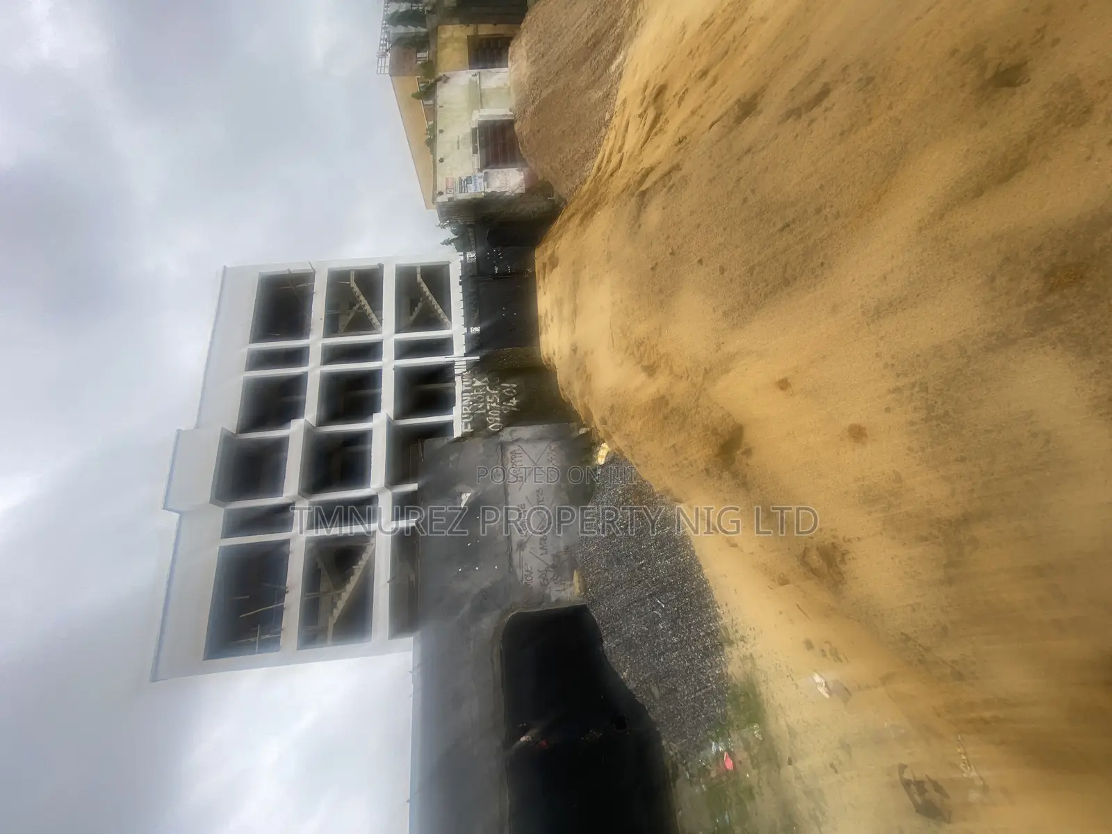 Showroom to Let