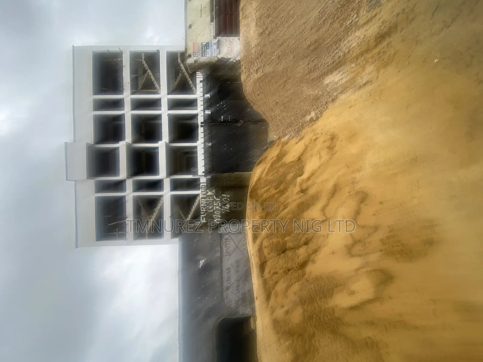 Showroom to Let