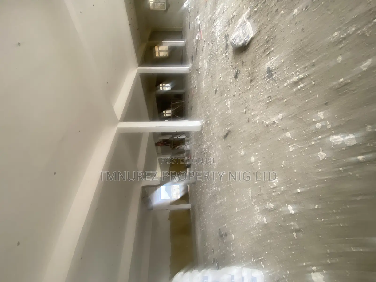 Showroom to Let