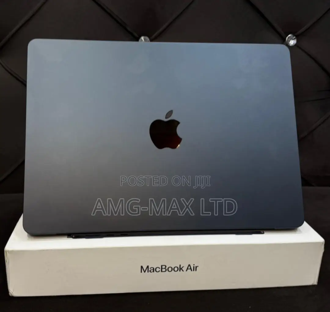 Laptop Apple MacBook Air 2024 M3 16GB Apple M3 SSD 512GB