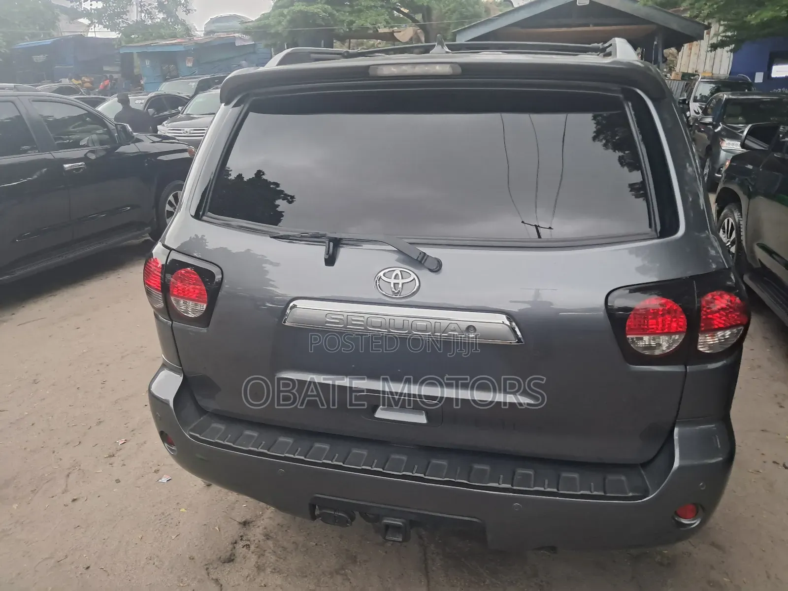 Toyota Sequoia Platinum 4x4 2020 Gray