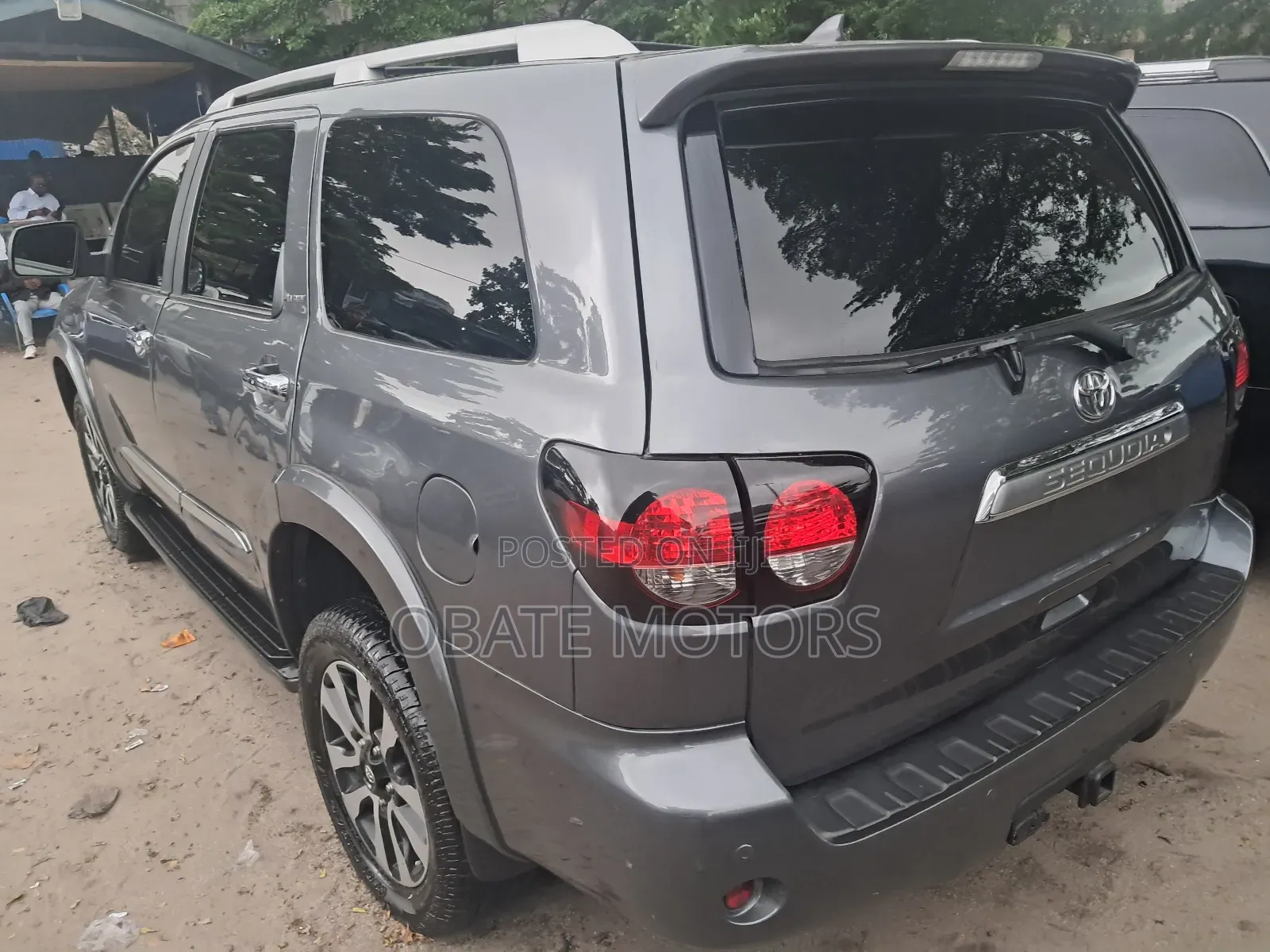 Toyota Sequoia Platinum 4x4 2020 Gray
