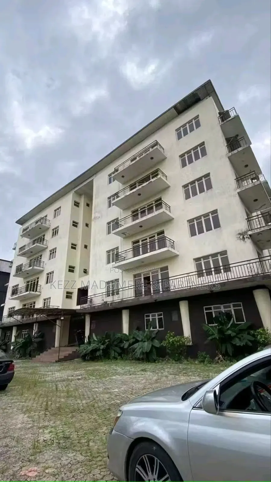 20bdrm Block of Flats in New Gra, Port for sale