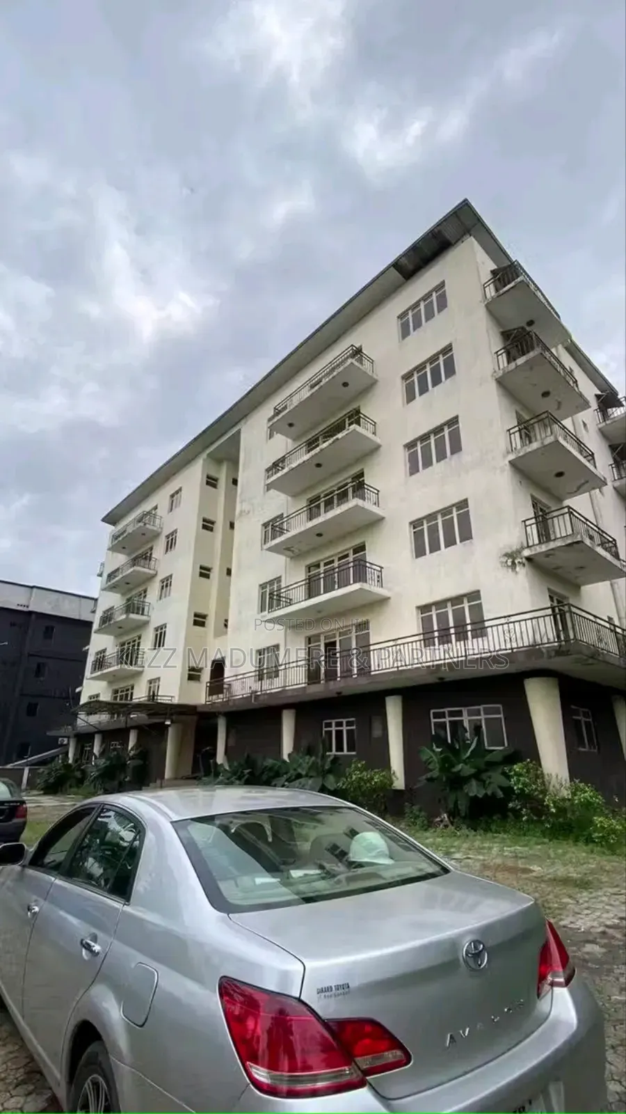 20bdrm Block of Flats in New Gra, Port for sale