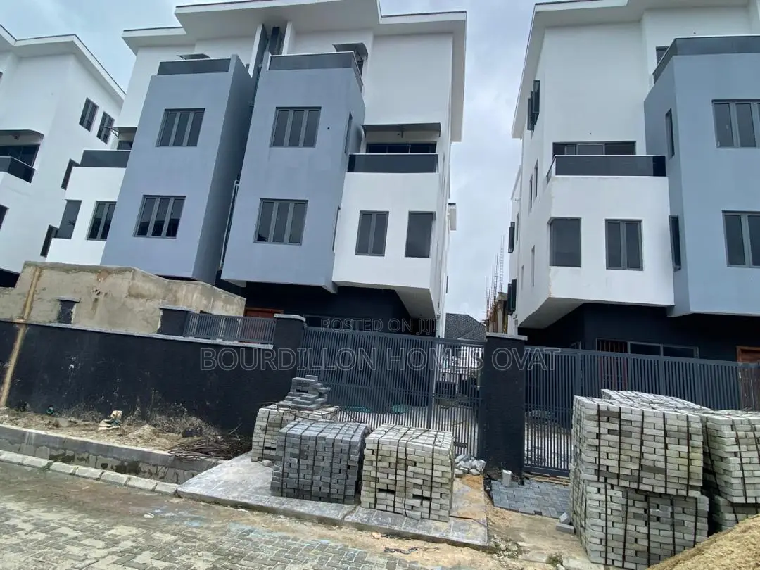 5bdrm Duplex in Lekki for sale