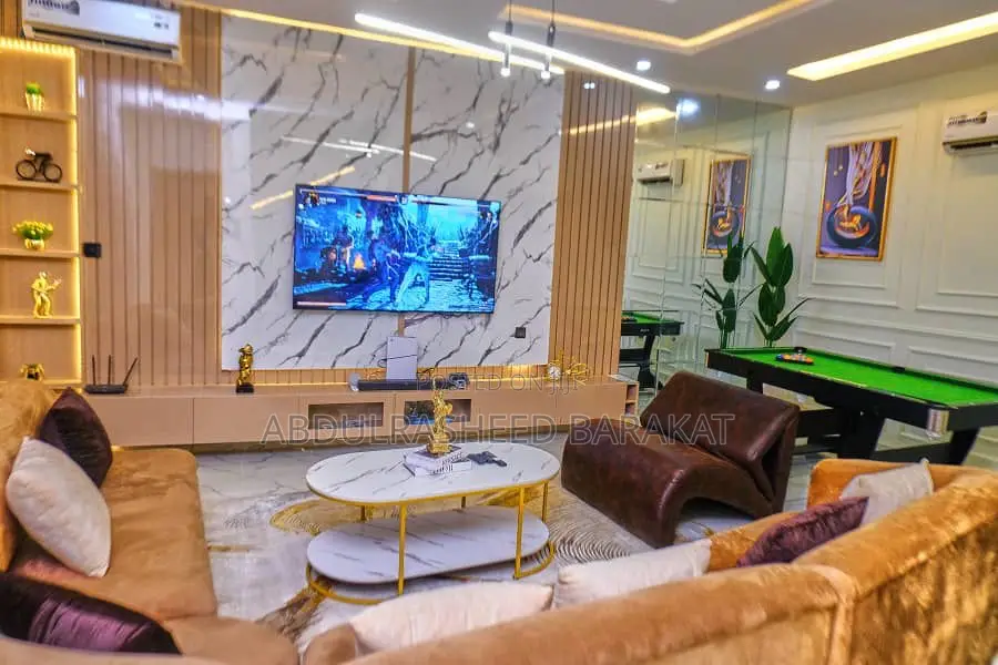 Brand New Three Bedroom With Pool Gym Snooker Ps5 Ps4 Bathtub Balcony
