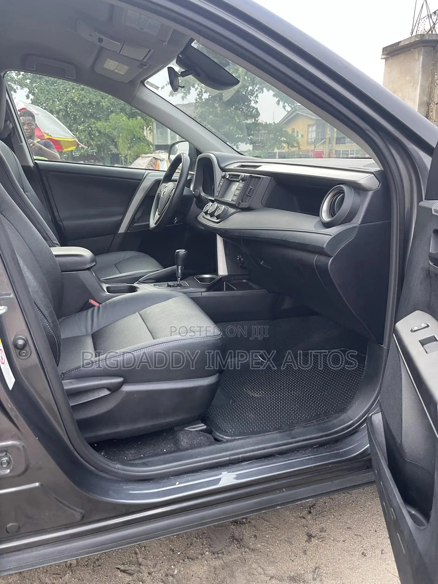 Toyota RAV4 LE AWD (2.5L 4cyl 6A) 2017 Gray