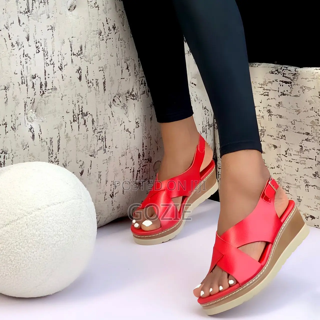 Ladies Low Heel Strap Sandals