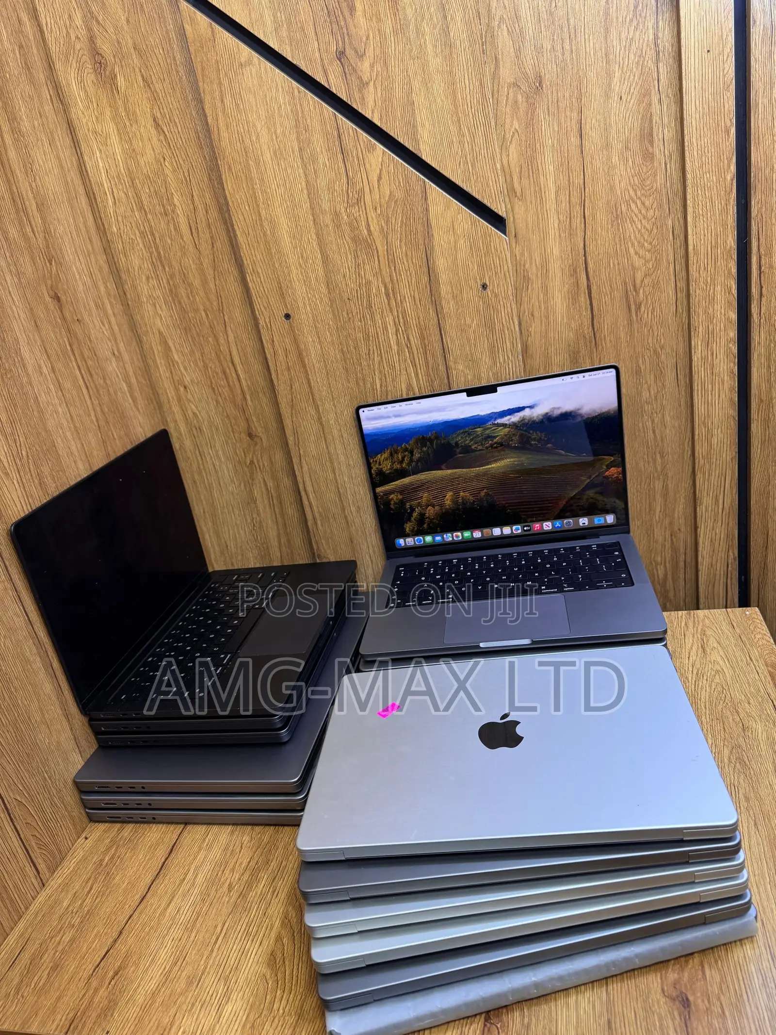 Laptop Apple MacBook Pro 2024 M4 14-Inch 16GB Apple M4 SSD 512GB