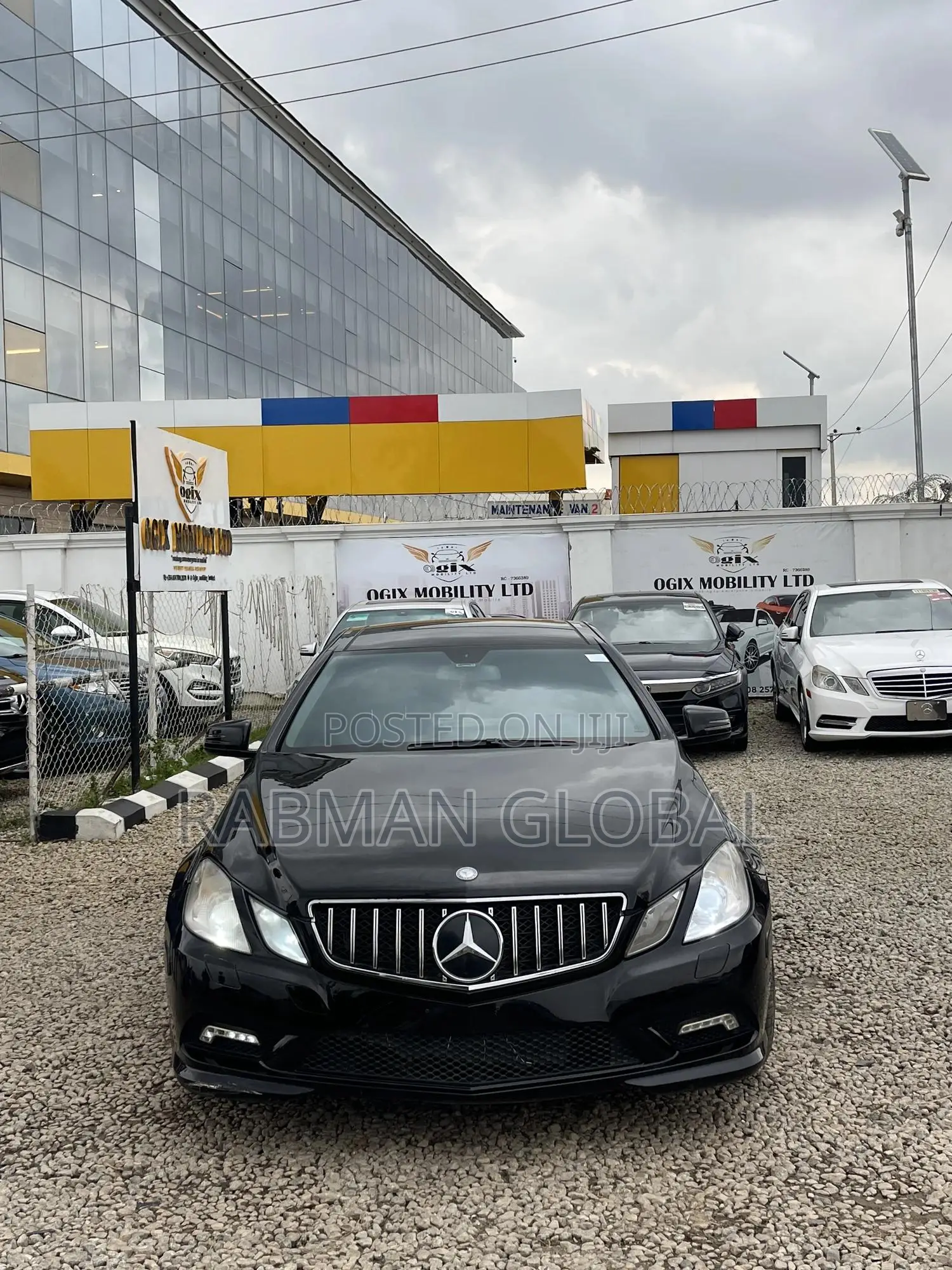 Mercedes-Benz E350 Base 2dr Coupe RWD (3.5L 6cyl 7A) 2010 Black
