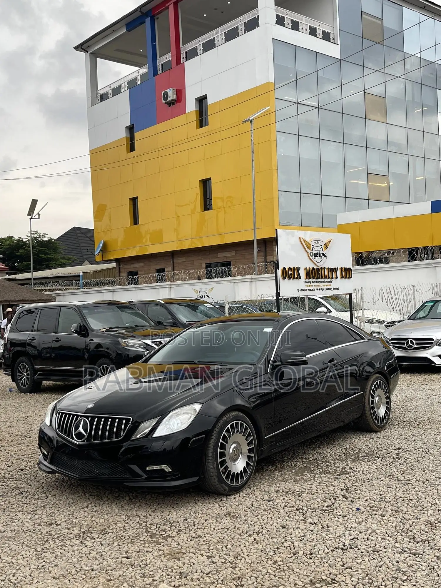 Mercedes-Benz E350 Base 2dr Coupe RWD (3.5L 6cyl 7A) 2010 Black
