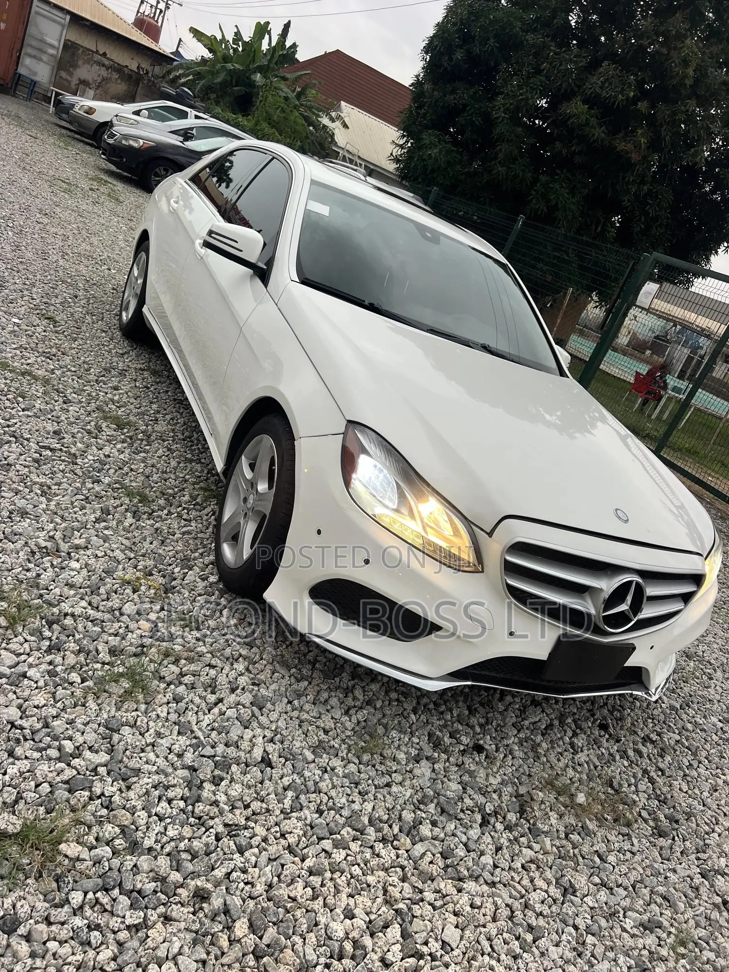 Mercedes-Benz E350 Base 4Matic Sedan AWD (3.5L 6cyl 7A) 2014 White
