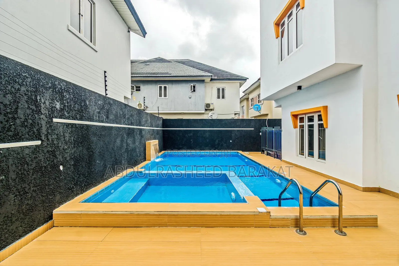 Luxury Two Bedroom Apartment With Pool and Ps5