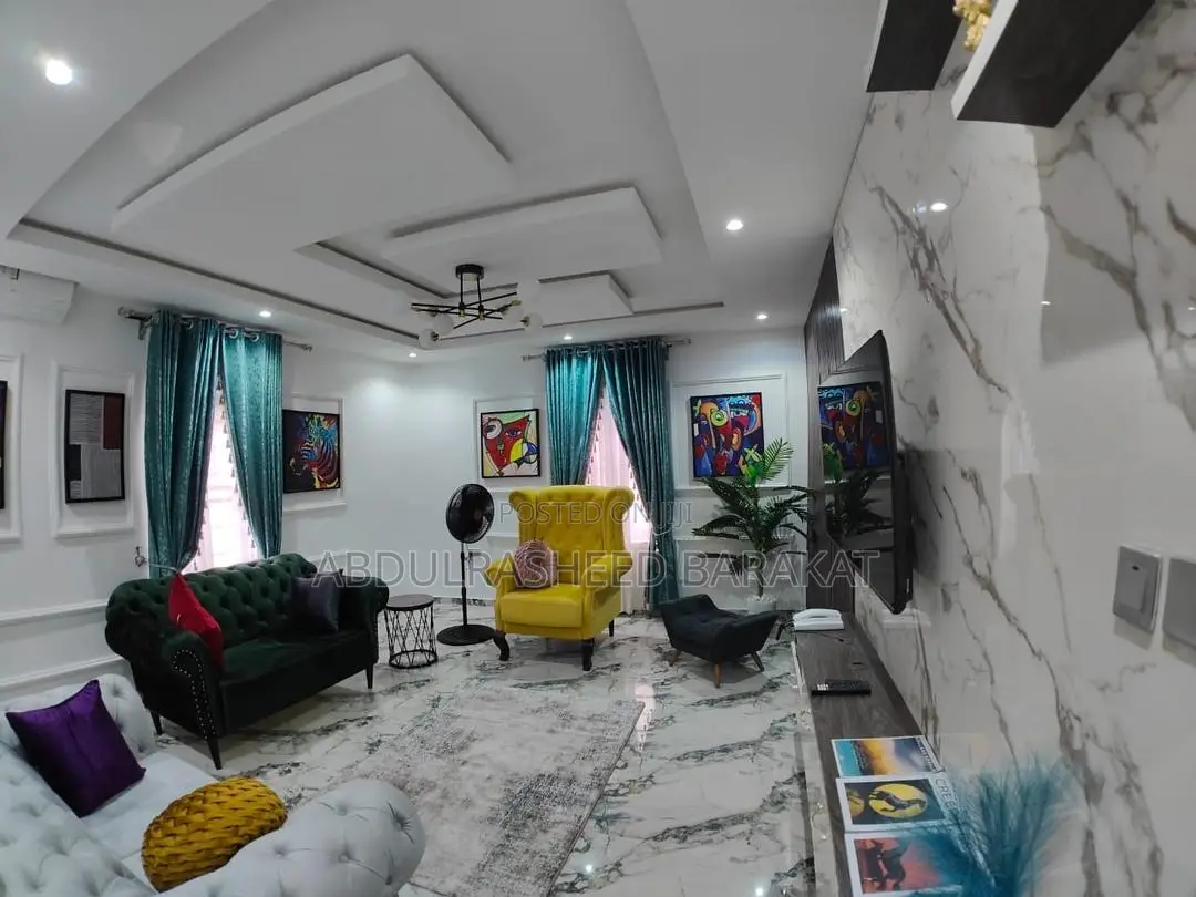 Luxury Spacious Two Bedroom Apartment