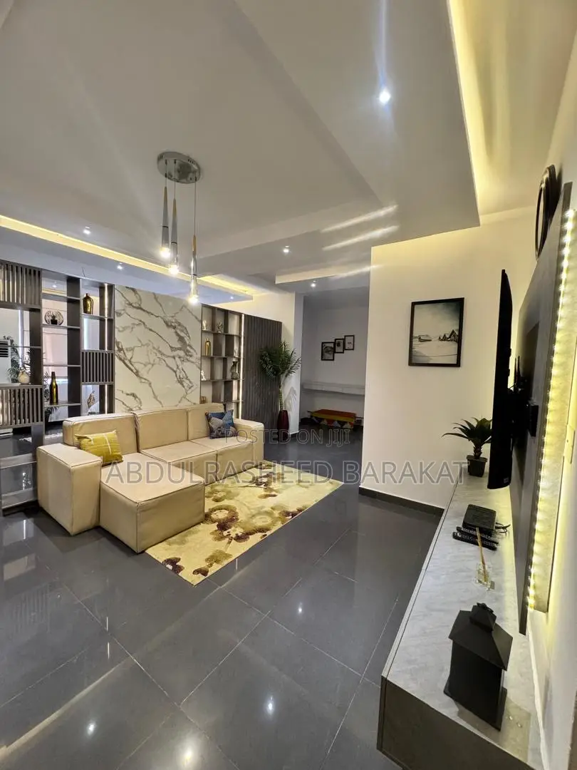 Luxury Spacious One Bedroom Apartment With Pool Gym