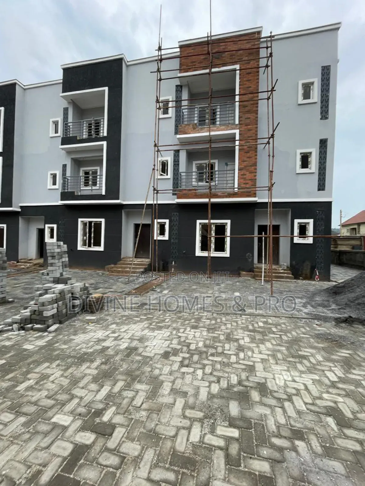 4bdrm Duplex in Army Estate, Kubwa for sale