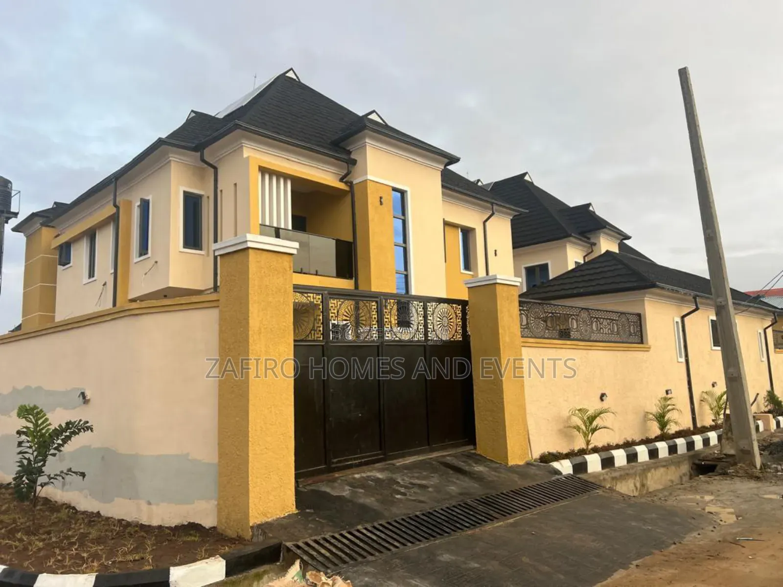 4bdrm Duplex in Start Gate Oluyole for sale
