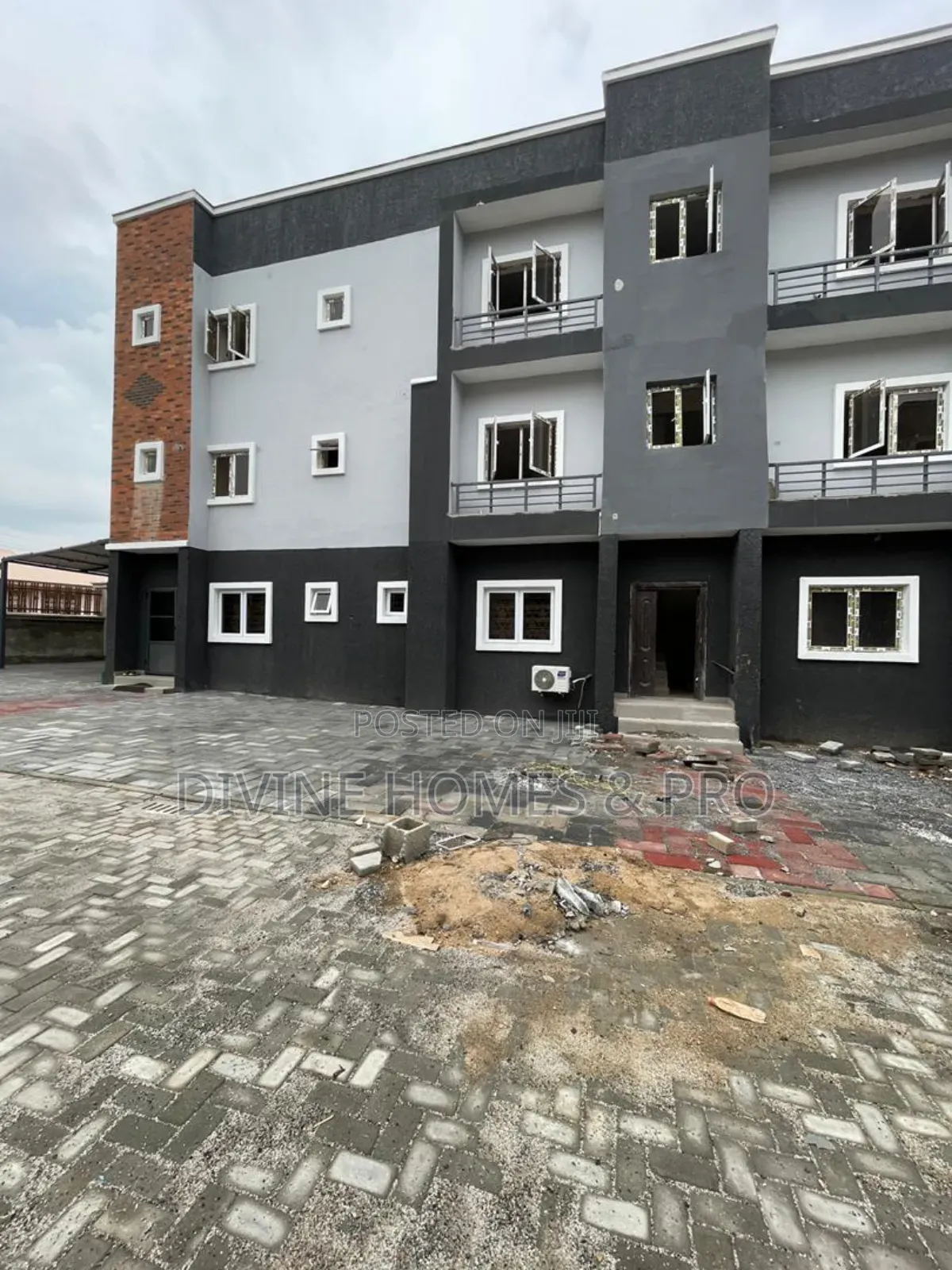 3bdrm Block of Flats in Army Estate, Kubwa for sale