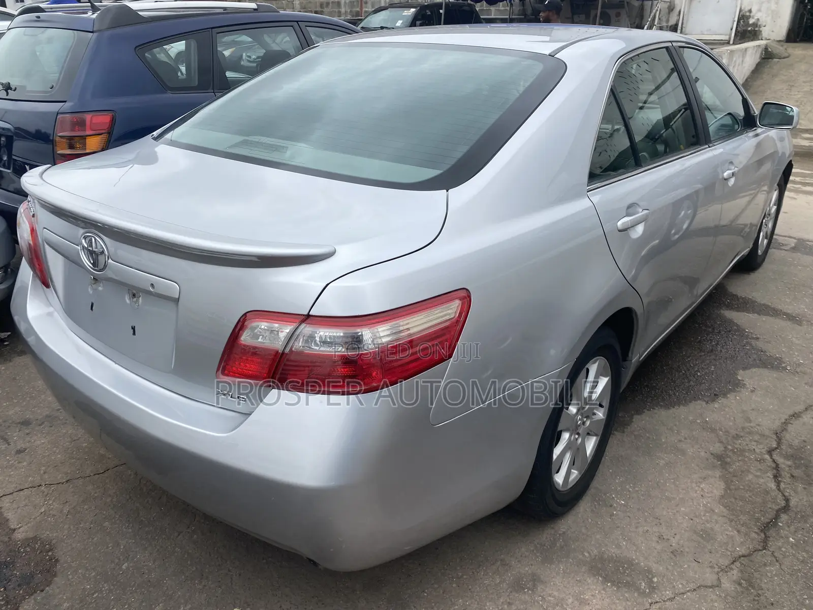Toyota Camry XLE V6 4dr Sedan (3.5L 6cyl 6AM) 2009 Silver