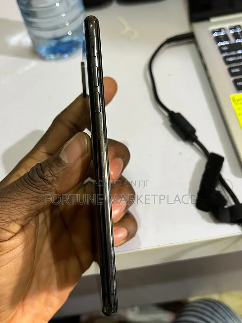 Apple iPhone XS Max 64 GB Black