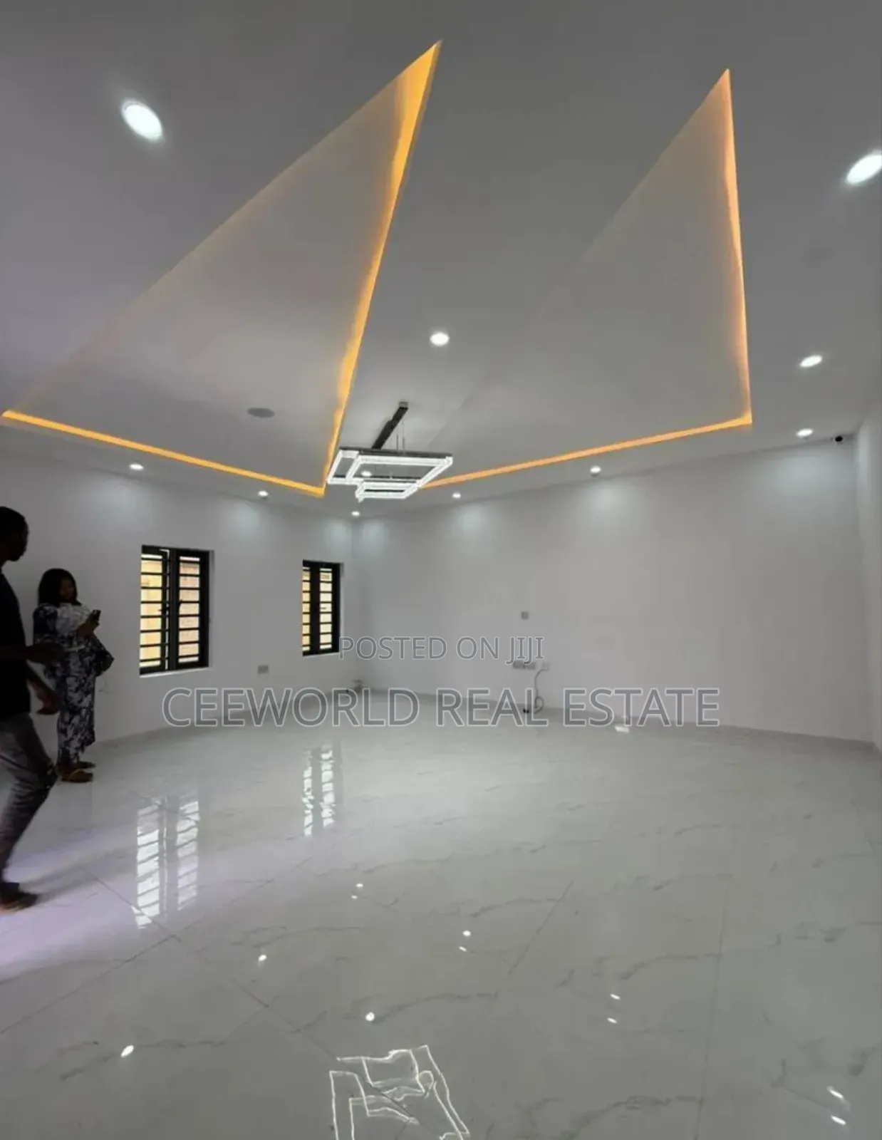 5bdrm Duplex in Stargate Oluyole for sale