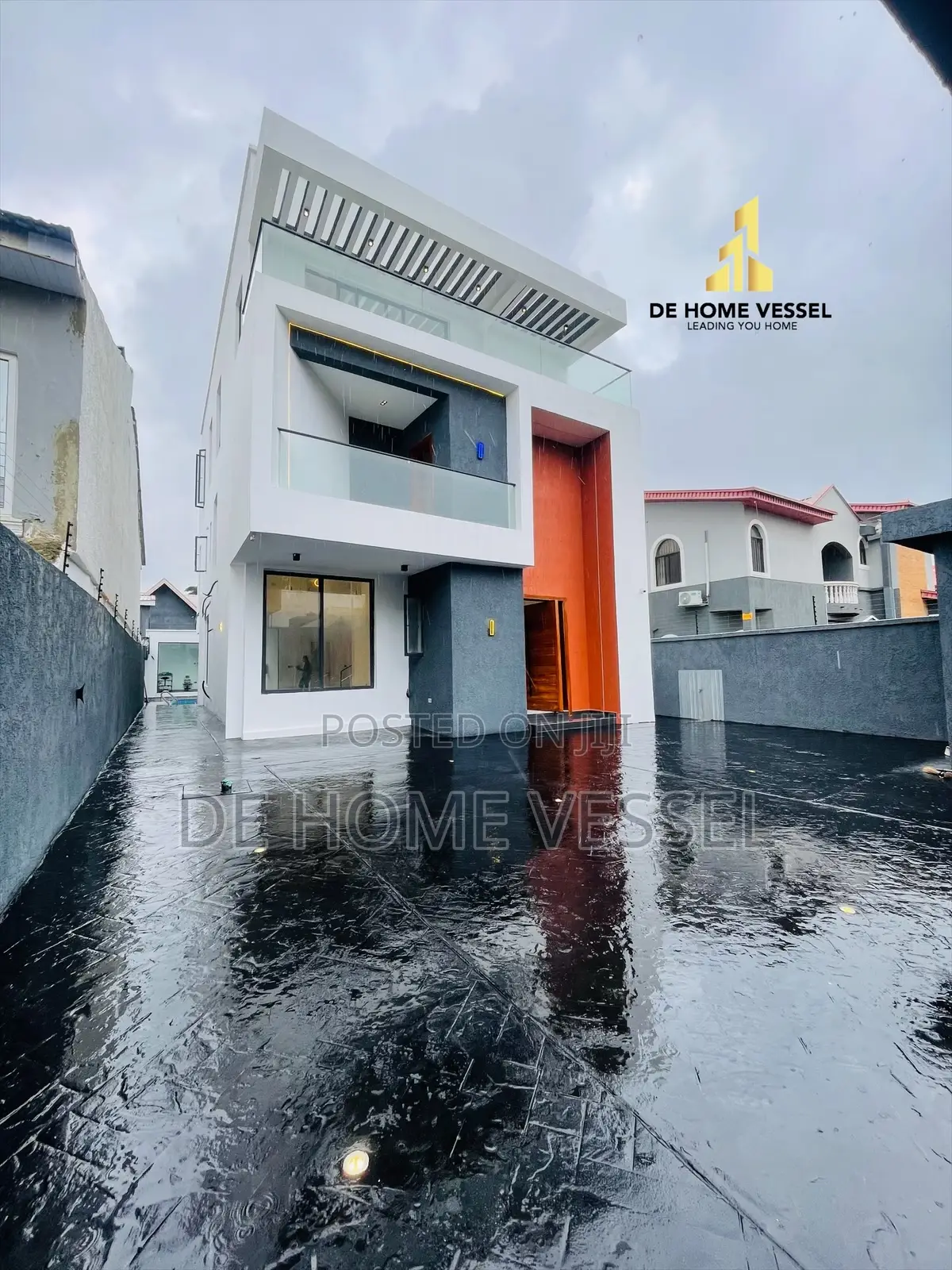 5bdrm Duplex in Lekki Phase 1 for sale