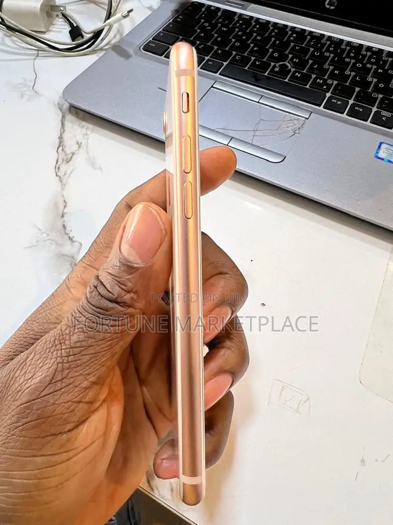 Apple iPhone 8 64 GB Gold