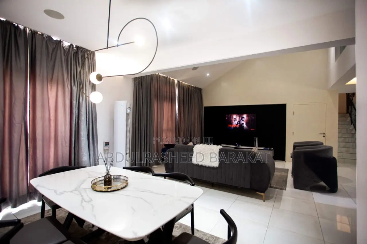 Luxury Two Bedroom Apartment With Private Cinema