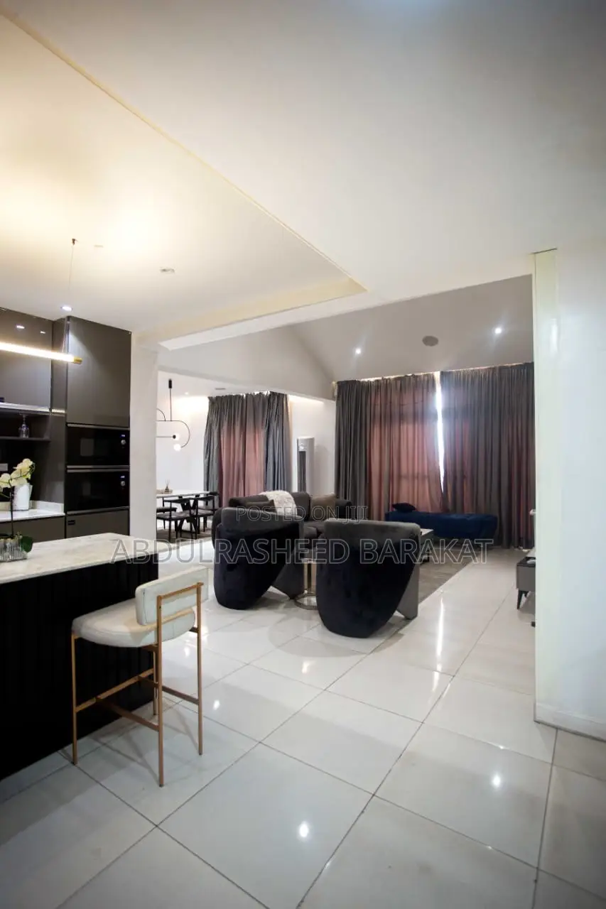 Luxury Two Bedroom Apartment With Private Cinema