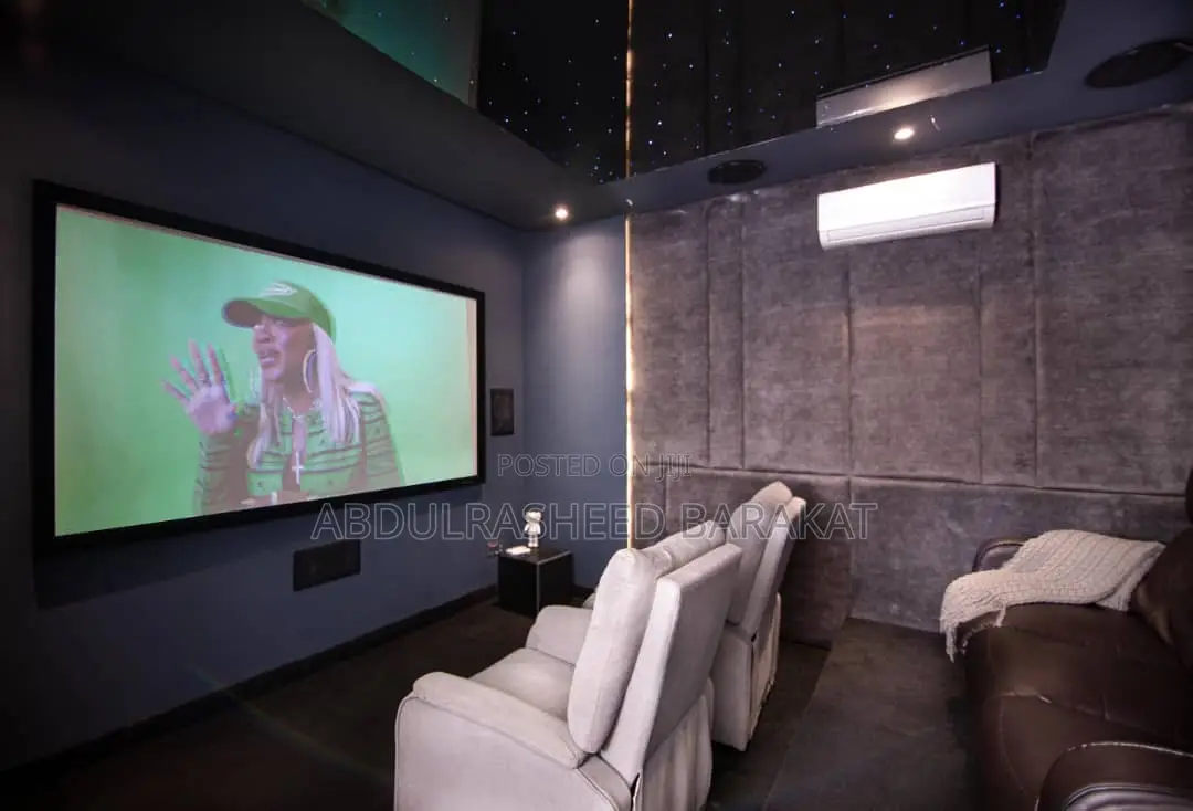 Luxury Two Bedroom Apartment With Private Cinema