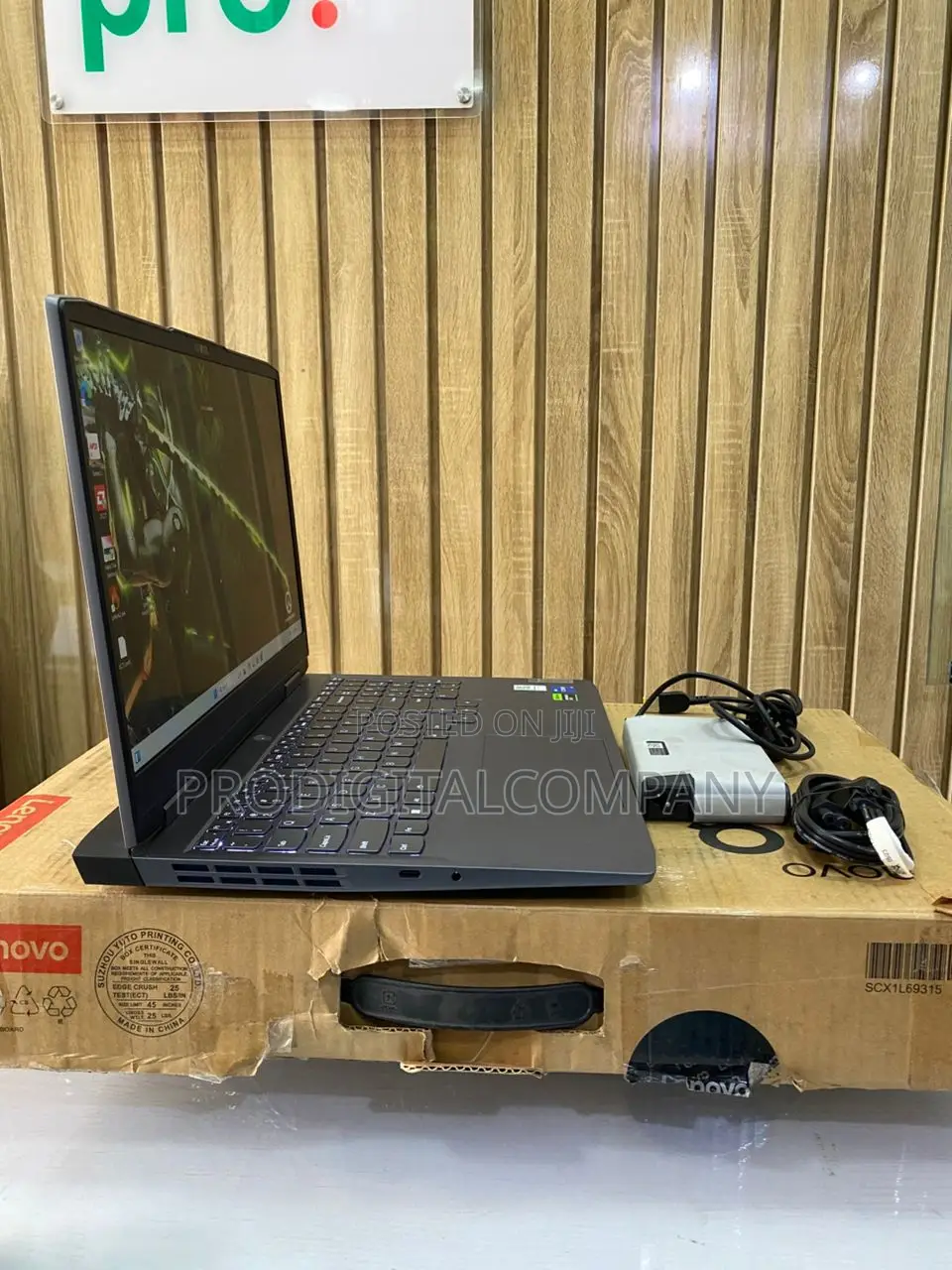 Laptop Lenovo LOQ 15IRH8 16GB Intel Core i5 SSD 512GB