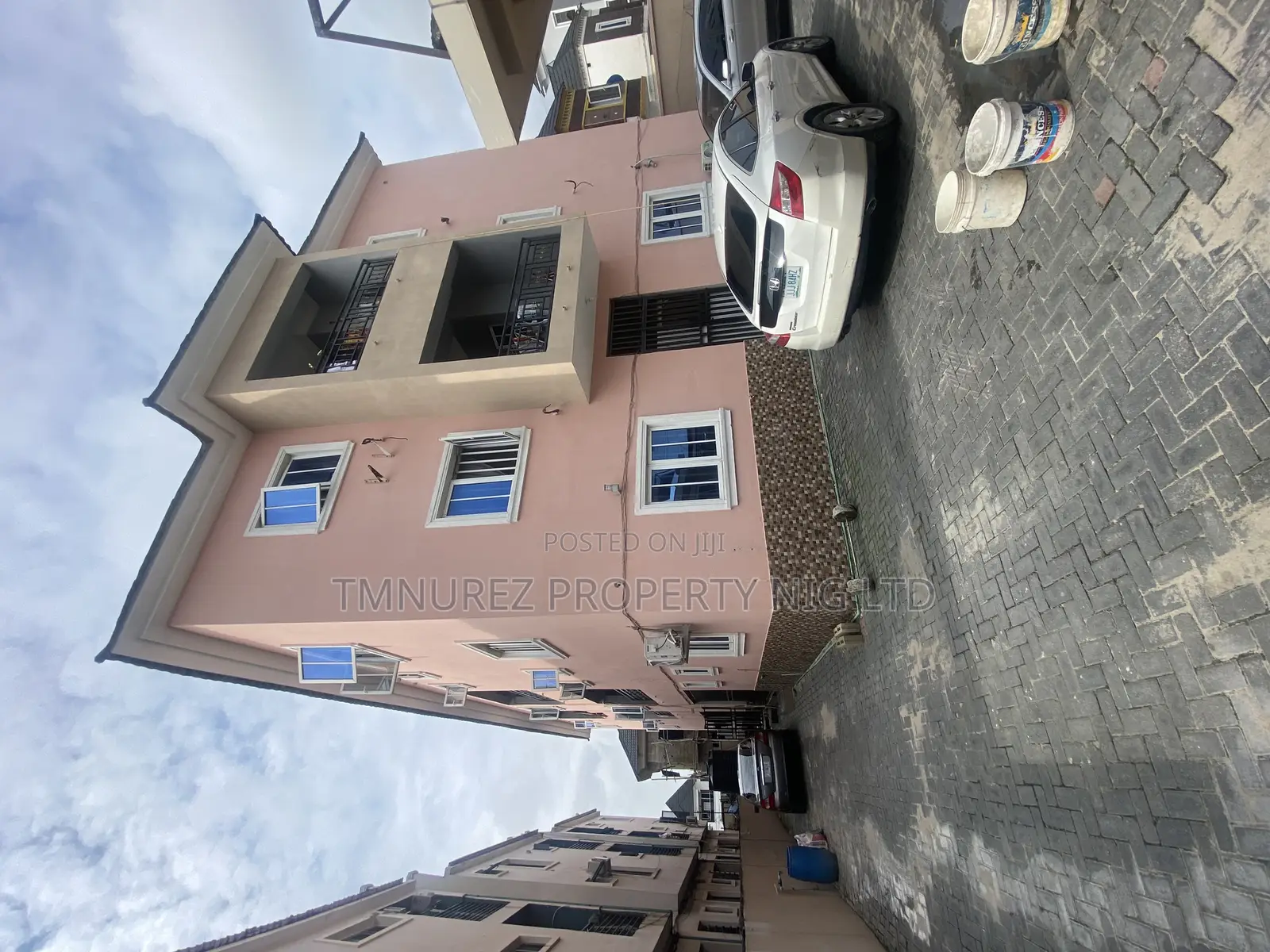 3bdrm Apartment in Osapa London for rent