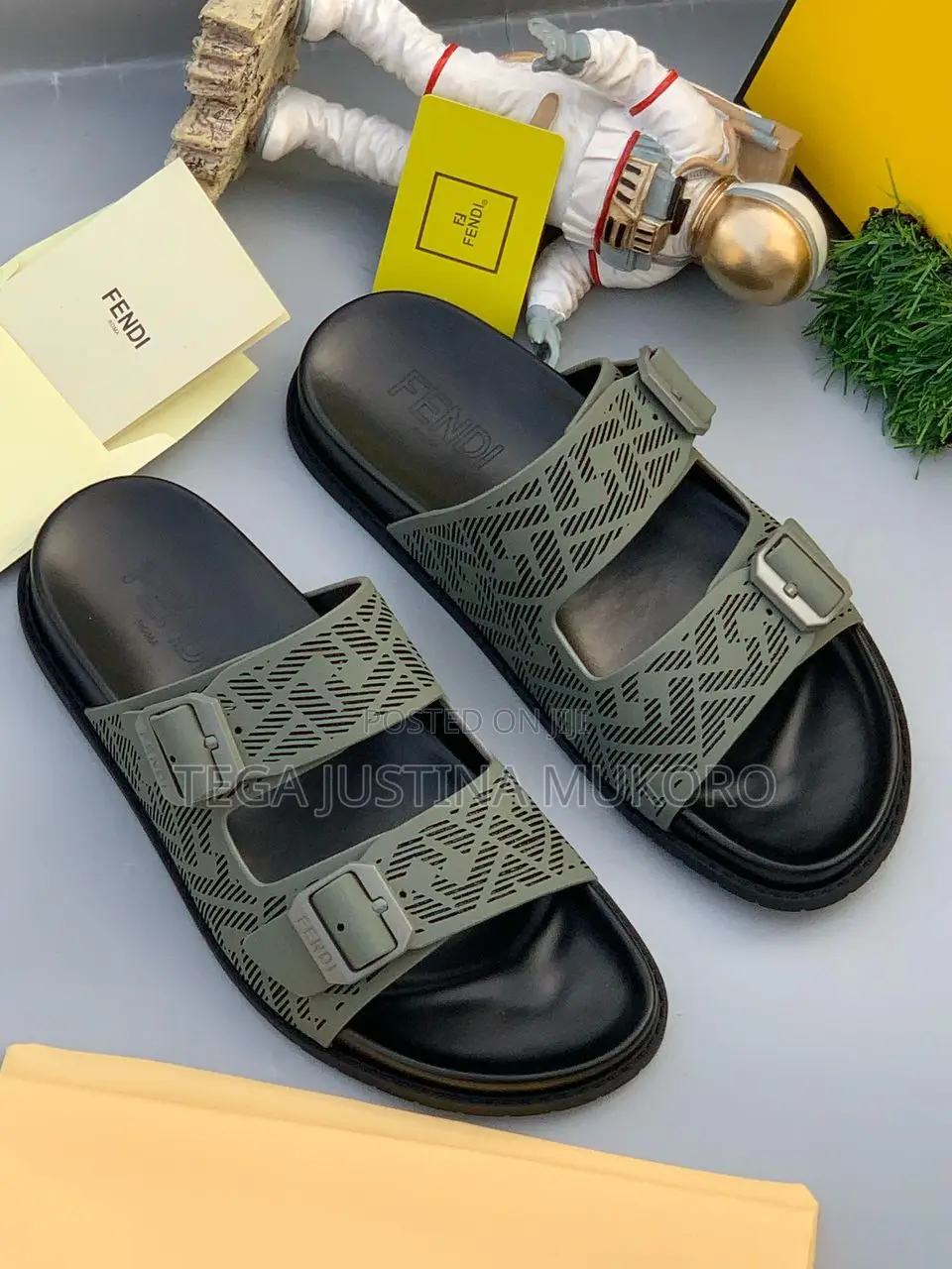 Latest Design Fendi Men's Pam Slippers