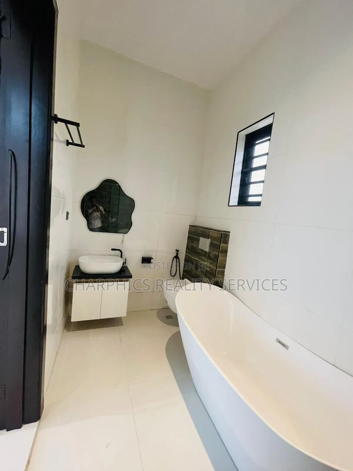 5bdrm Duplex in Ajah for sale