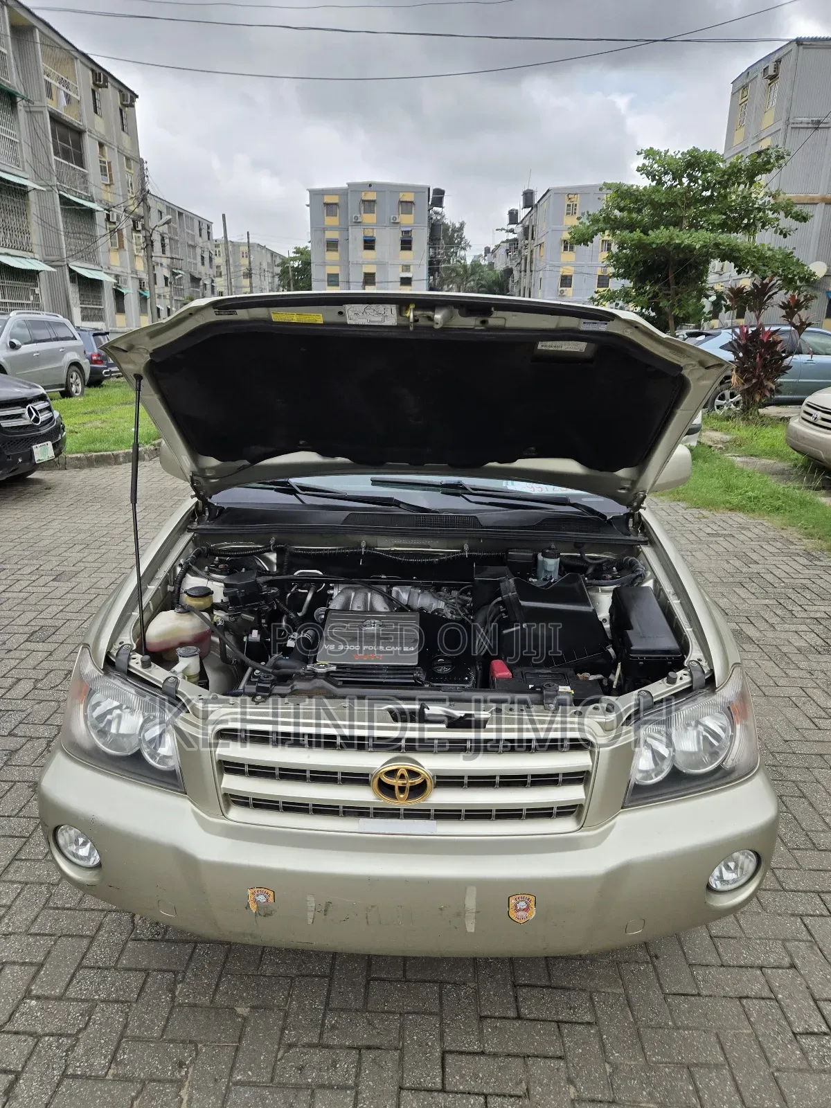 Toyota Highlander V6 AWD 2003 Gold