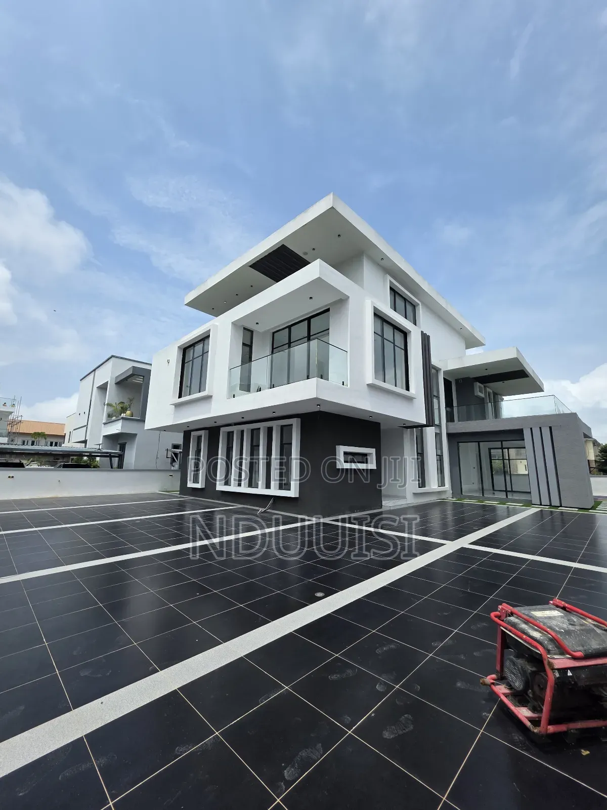 5bdrm Duplex in Lakeview Phase 2, Chevron for sale