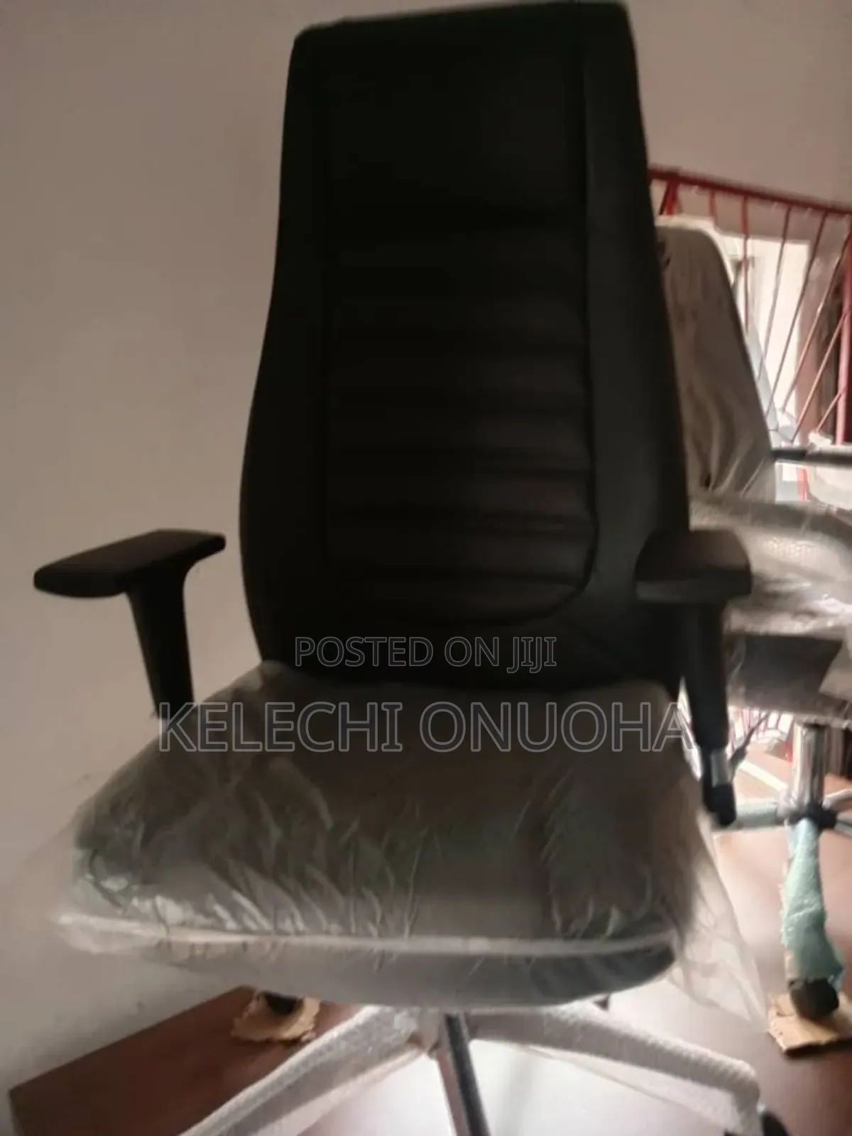 Office Swivel Chair With Arm Rest