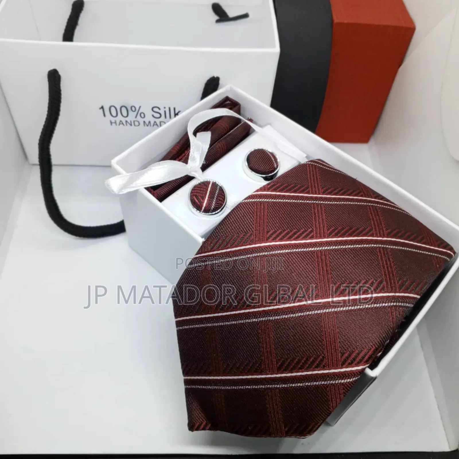 Just Arrived!! Luxury Italian Men's Tie.