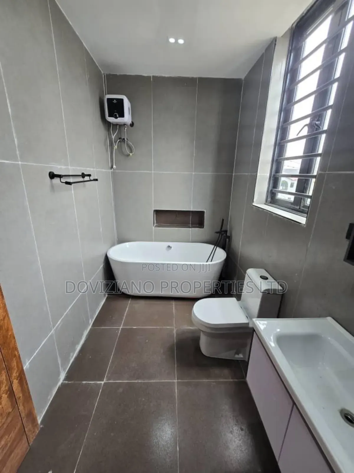 5bdrm Duplex in Lekki Phase 1 for sale