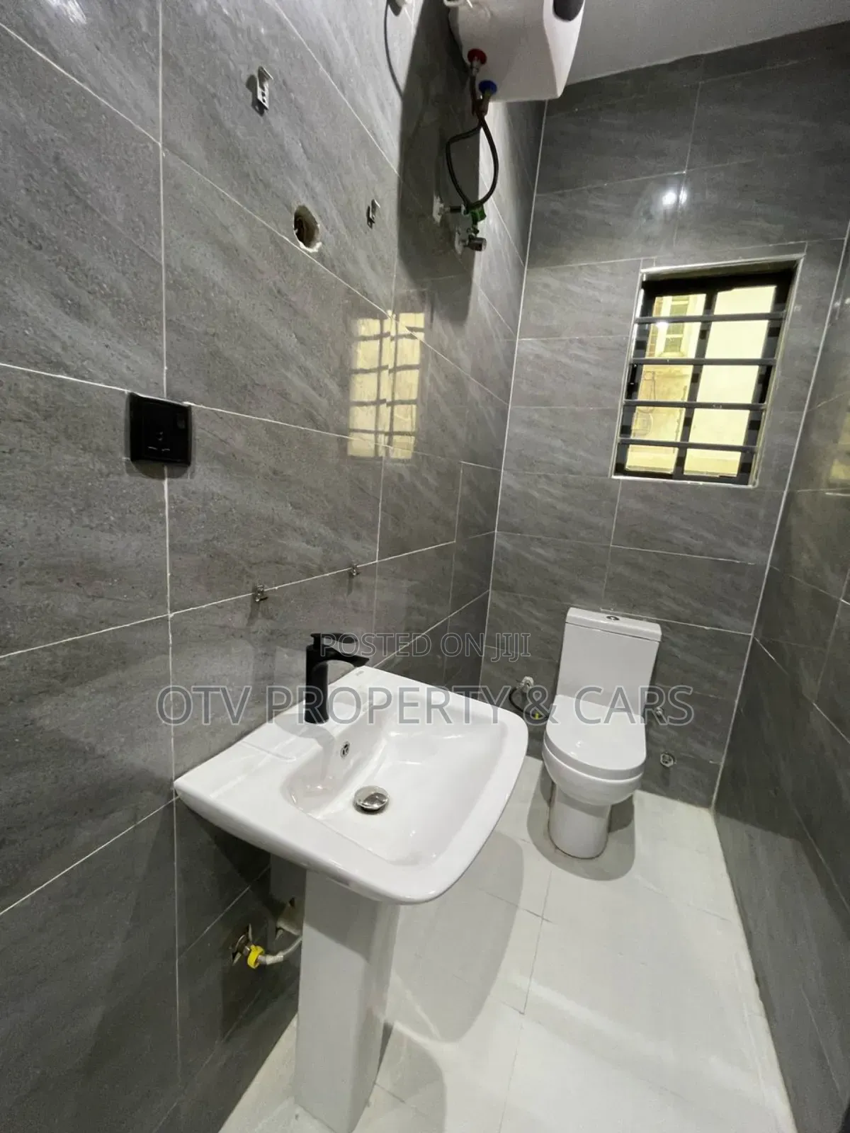 Furnished 2bdrm Apartment in Lekki Phase 1 for sale