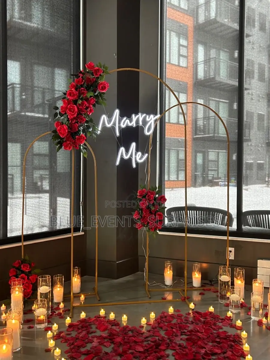 Minimalist Proposal Decor
