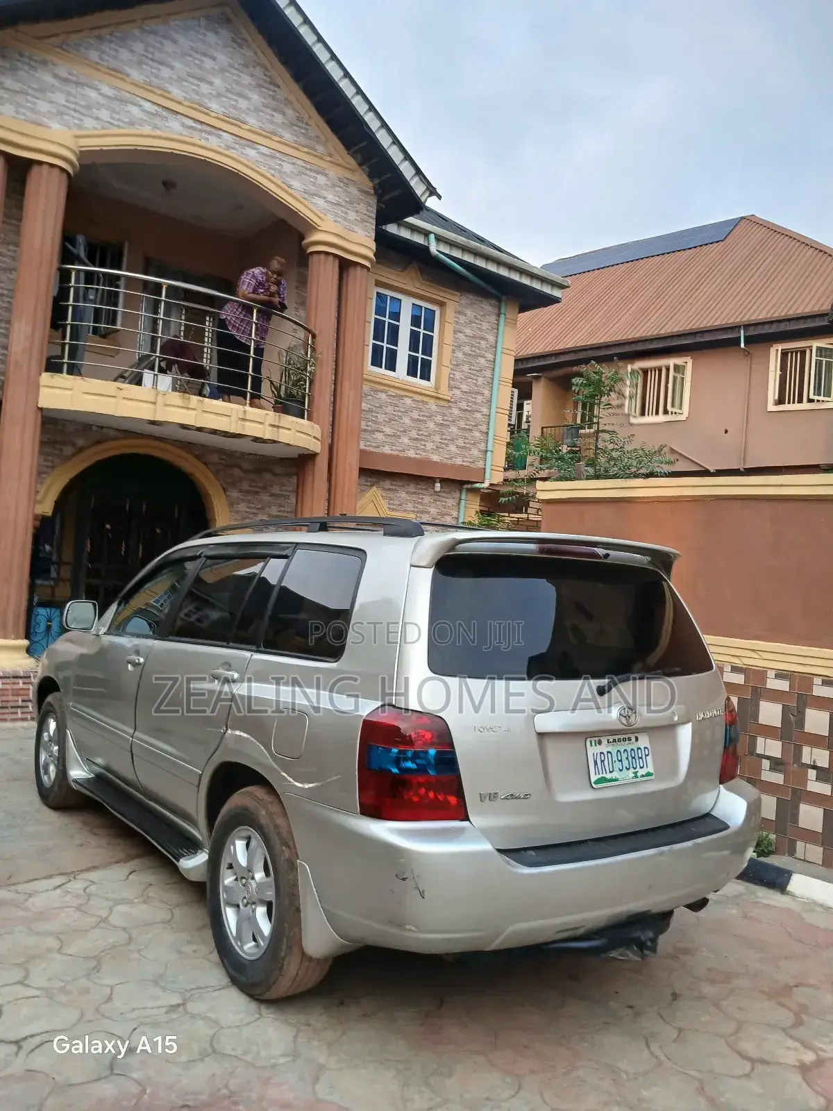6bdrm Apartment in Evergreen Estate, Alimosho for sale