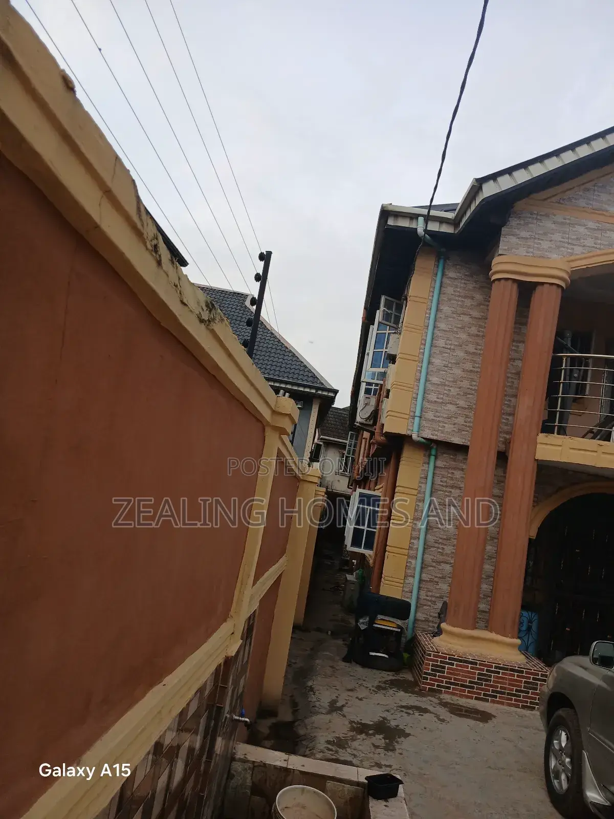 6bdrm Apartment in Evergreen Estate, Alimosho for sale