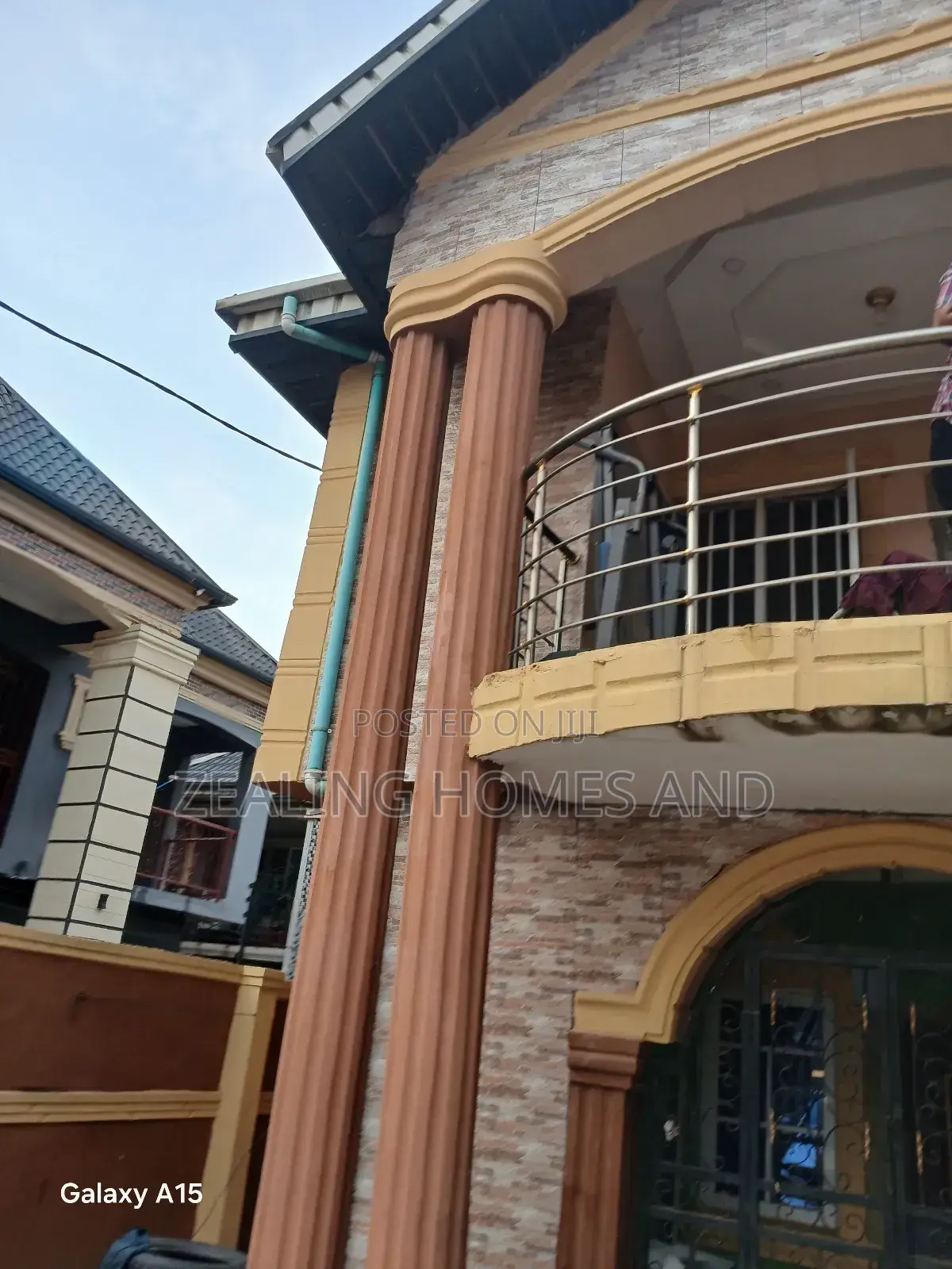 6bdrm Apartment in Evergreen Estate, Alimosho for sale