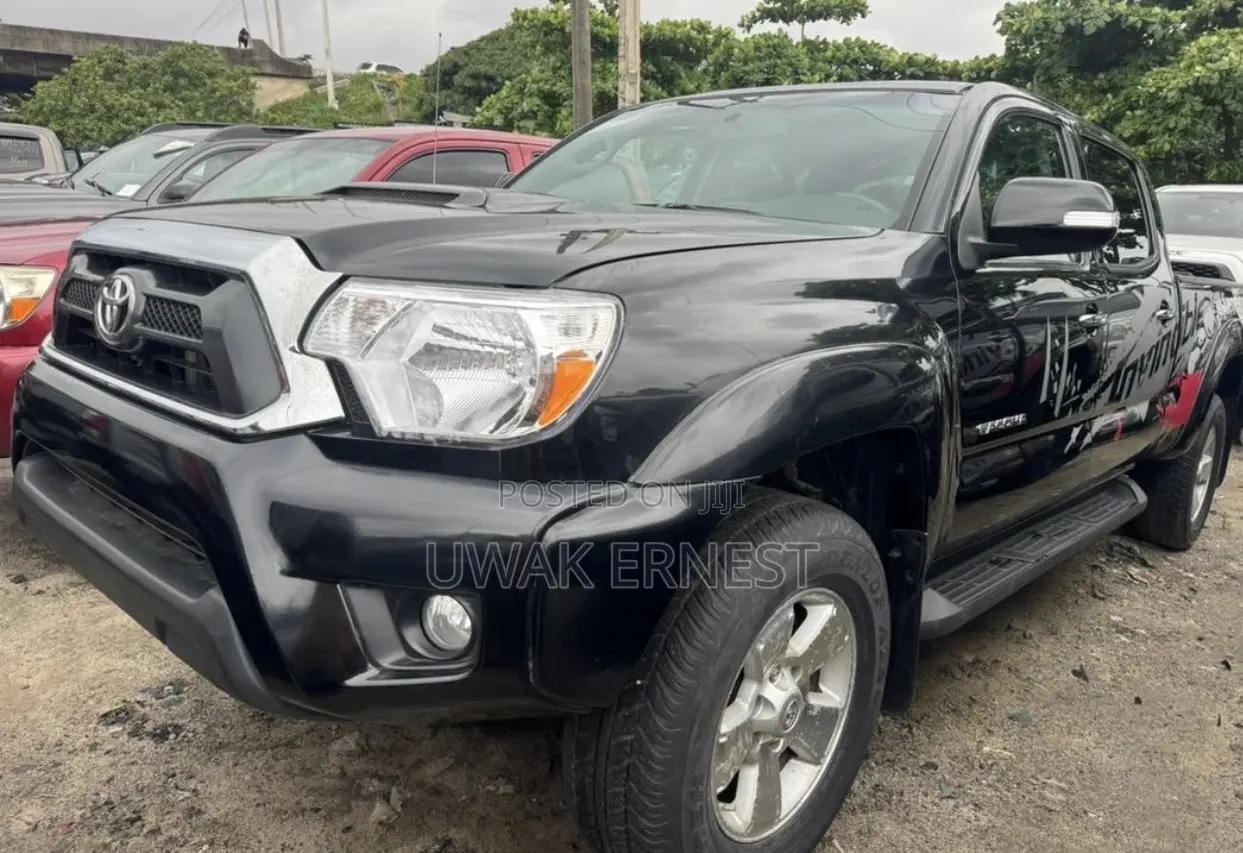 Toyota Tacoma 2013 Black